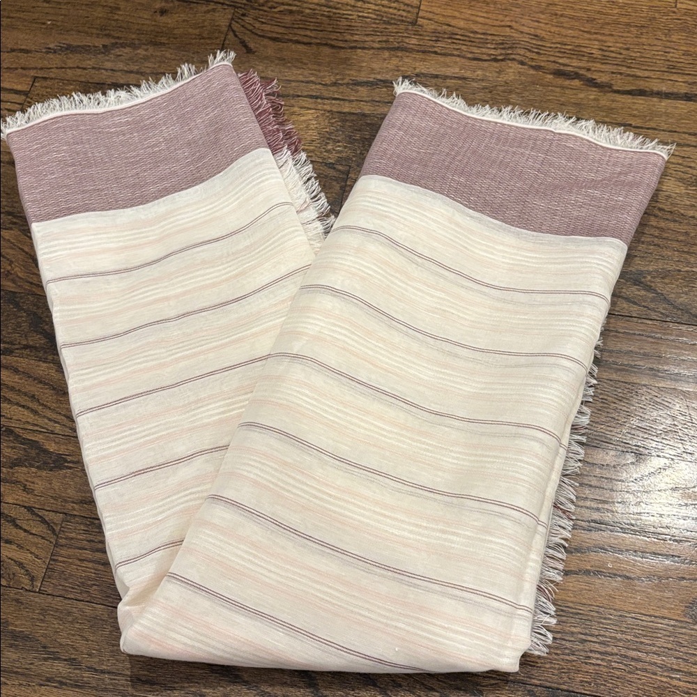 MaxMara Textured mauve  and Cream Scarf or shawl
